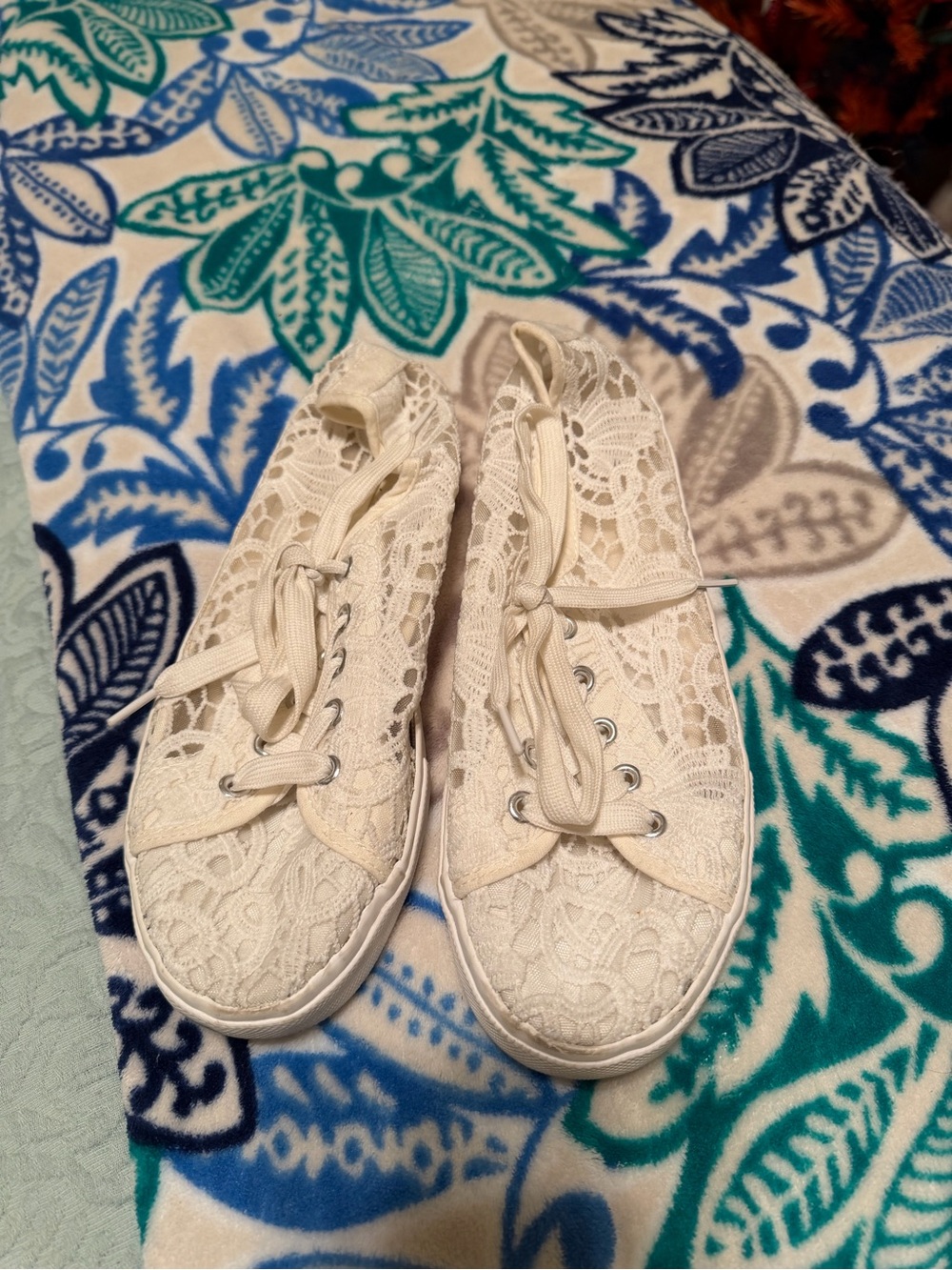 David's Bridal Cream Lace Crochet Sneakers